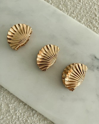 Mini Icon Shell Claw Clip Gold