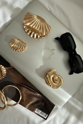 Mini Icon Shell Claw Clip Gold