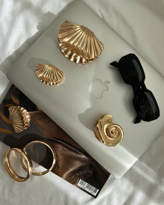 Mini Icon Shell Claw Clip Gold