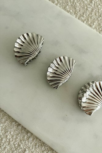 Mini Icon Shell Claw Clip Silver