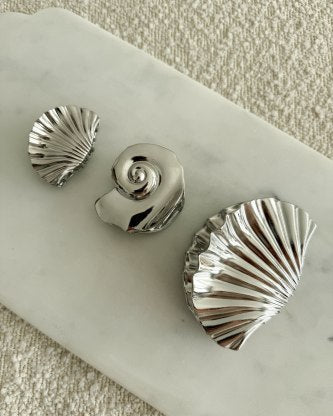 Mini Icon Shell Claw Clip Silver